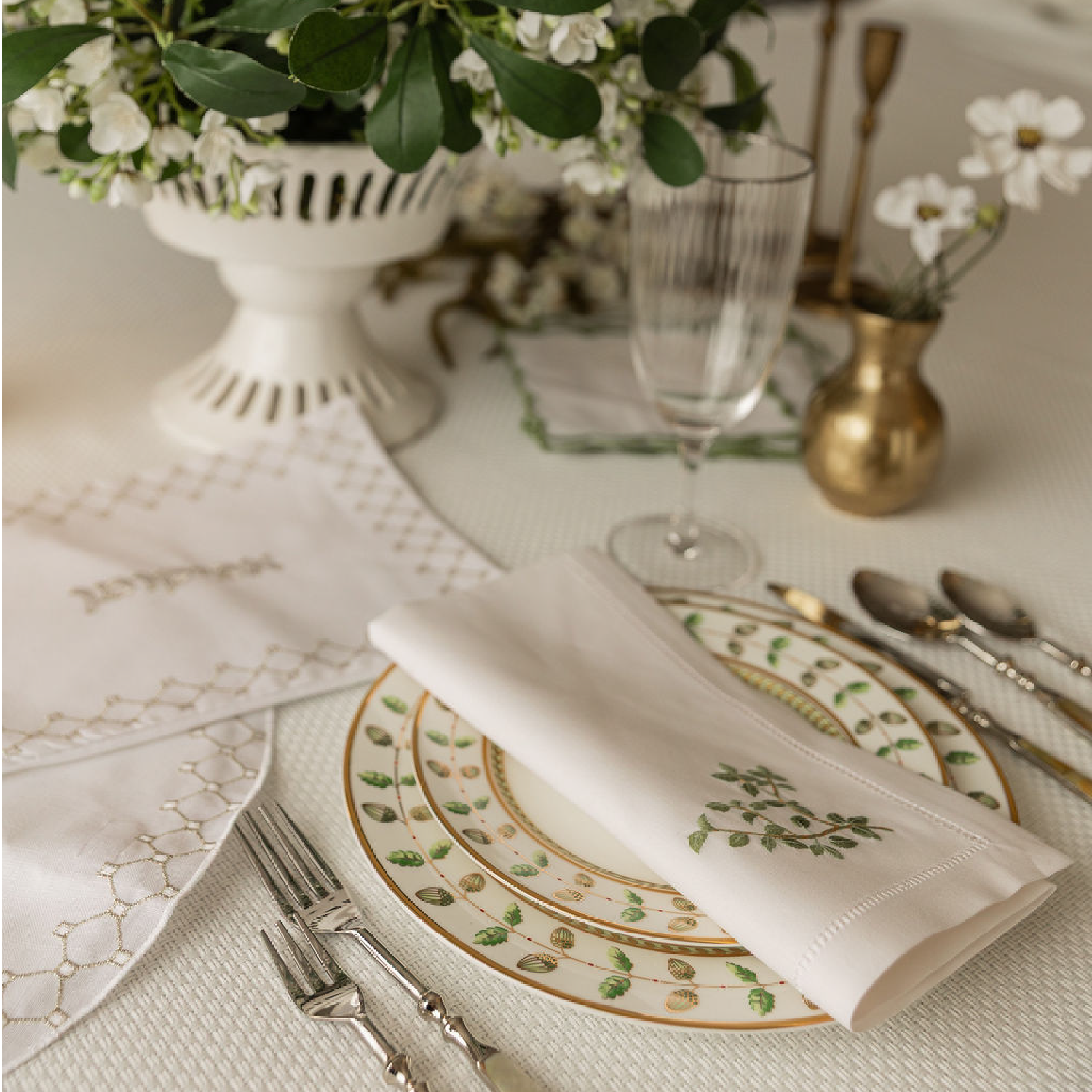 S/6 Embroidered Oregano Hemstitch Napkin