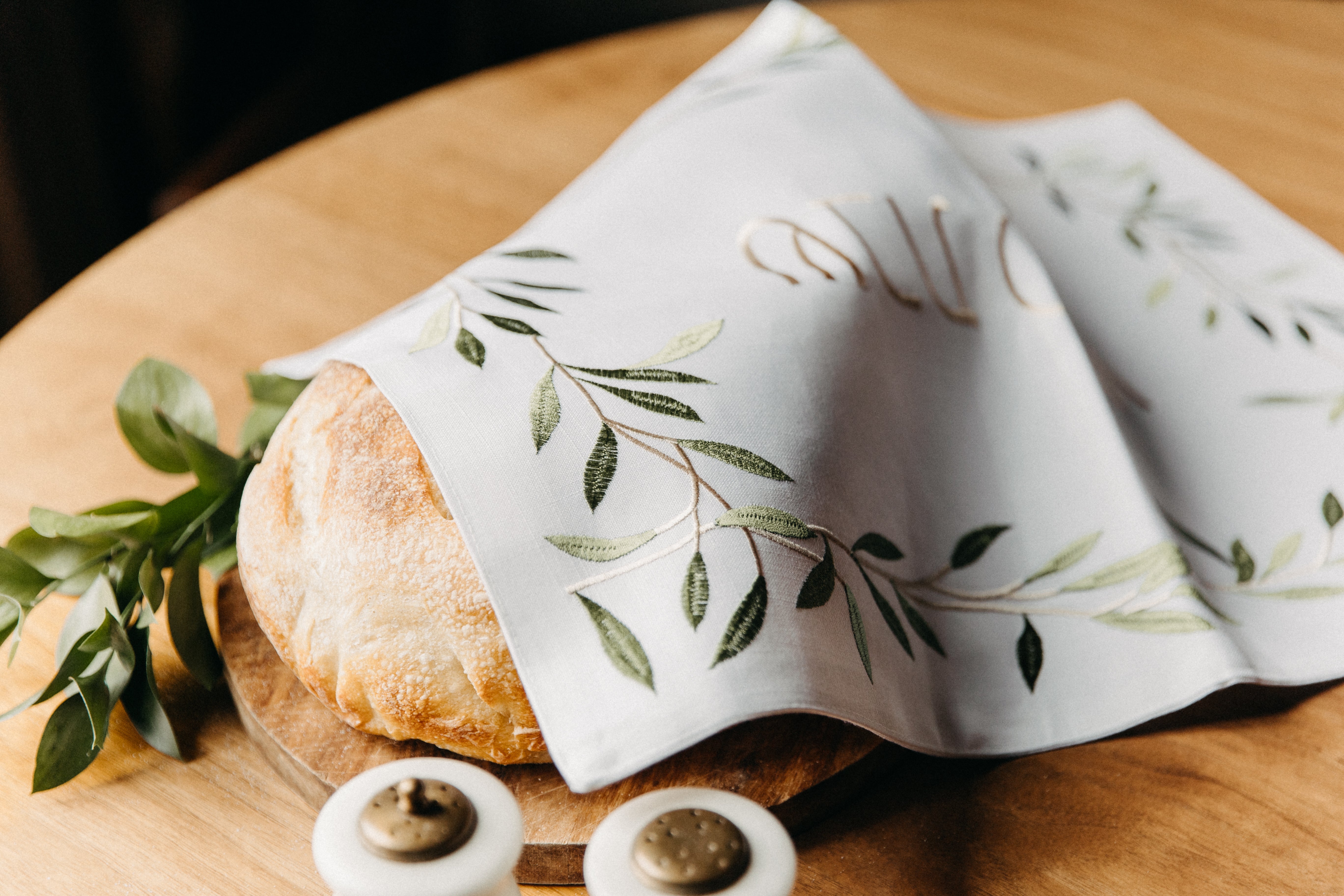 Green Wreath Challah Cover