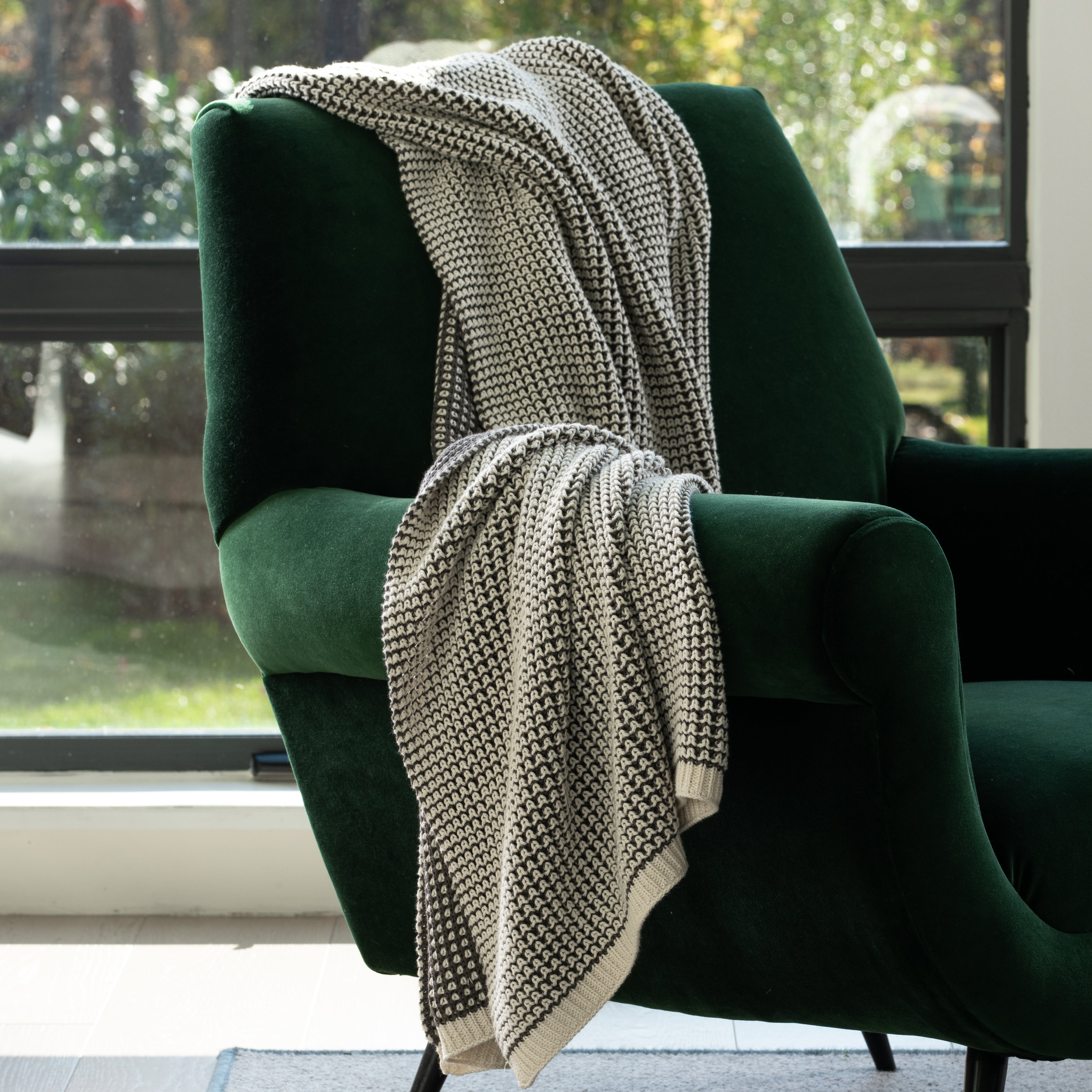 DH Rattle Knit Throw