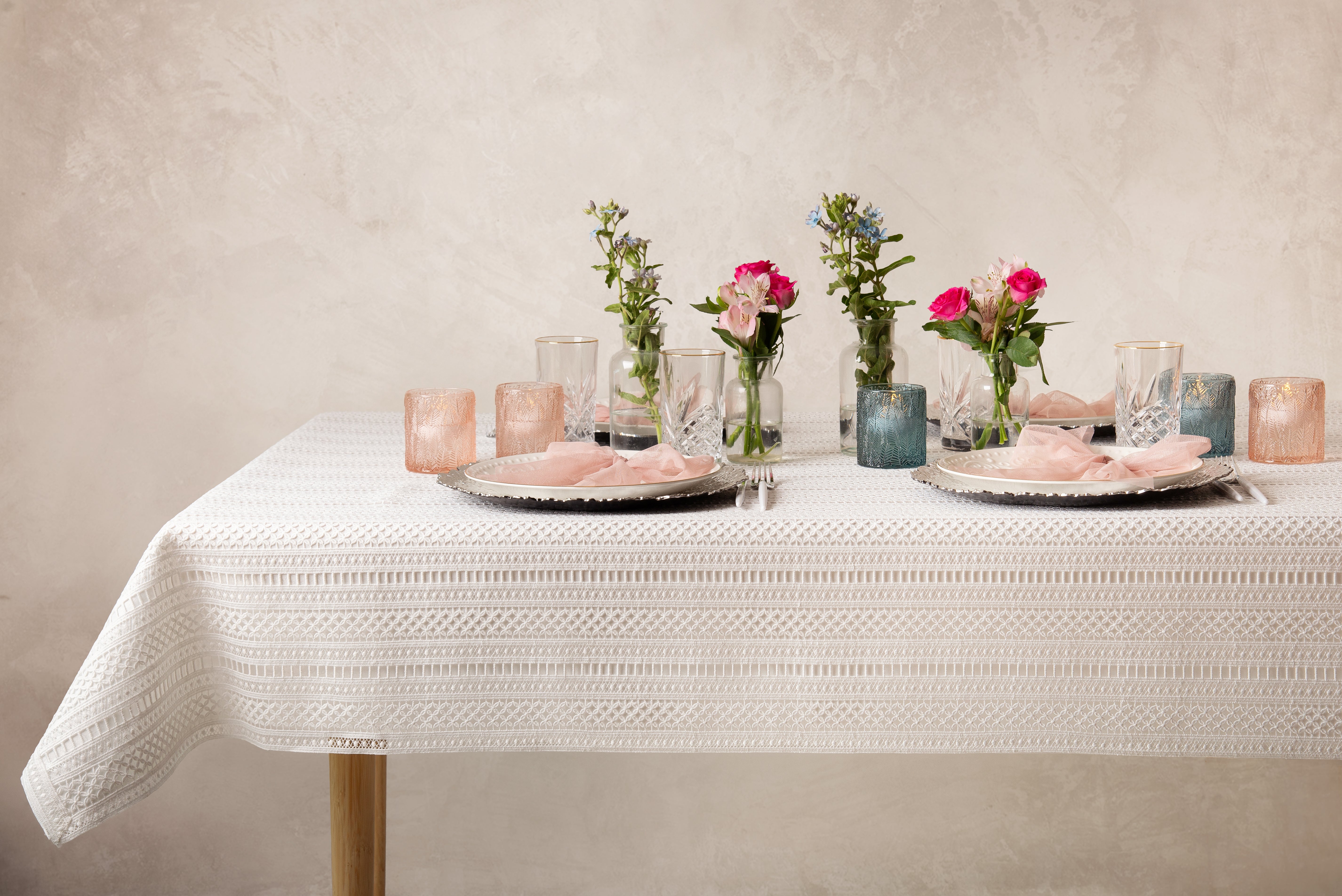 Loressa Tablecloth