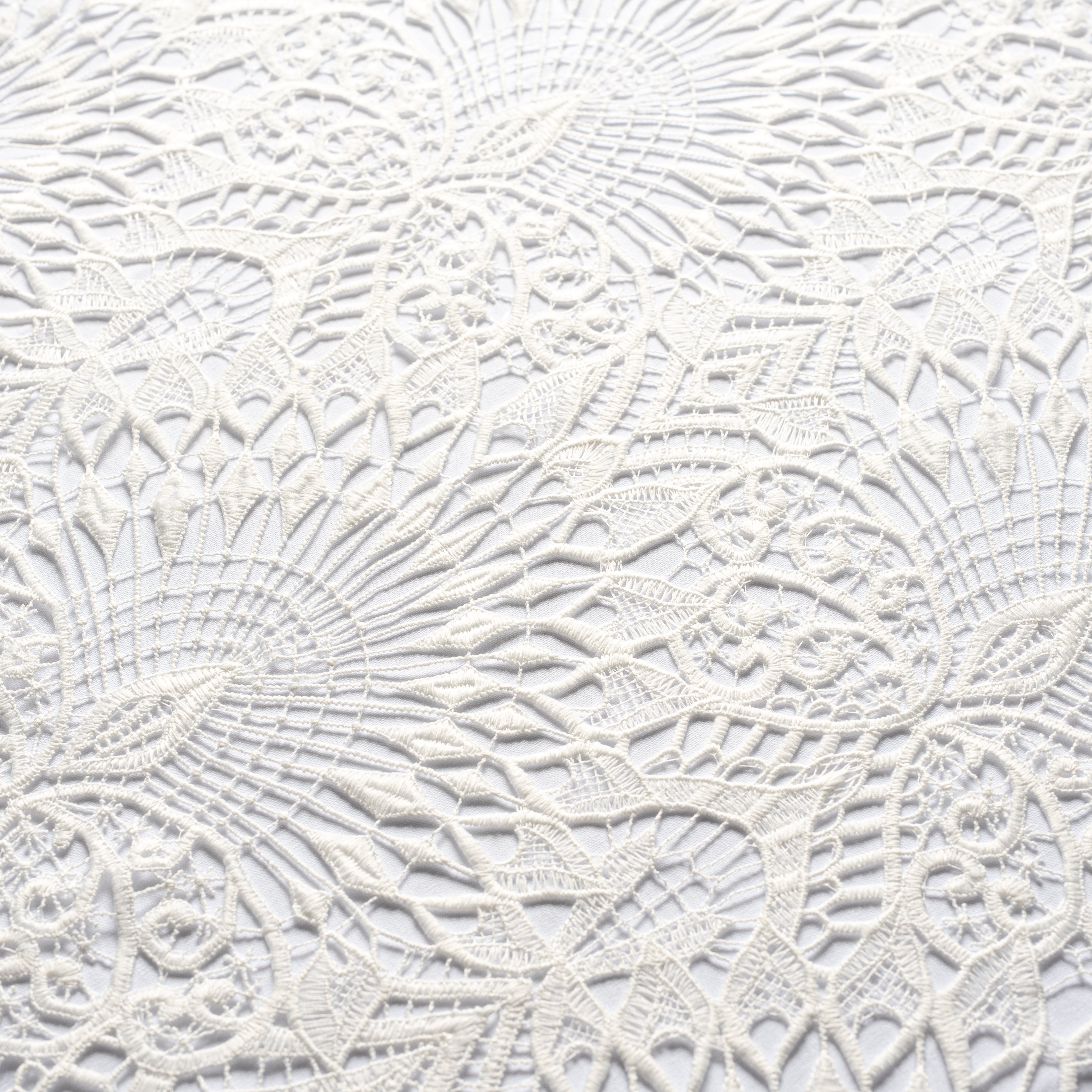 Ella Lace Cloth