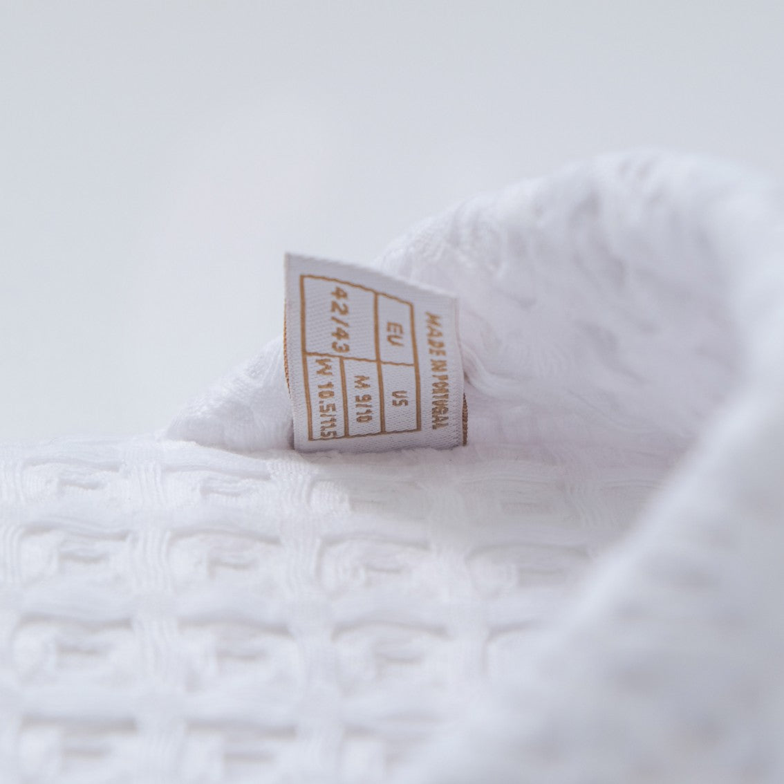 Aura Slippers - Medium