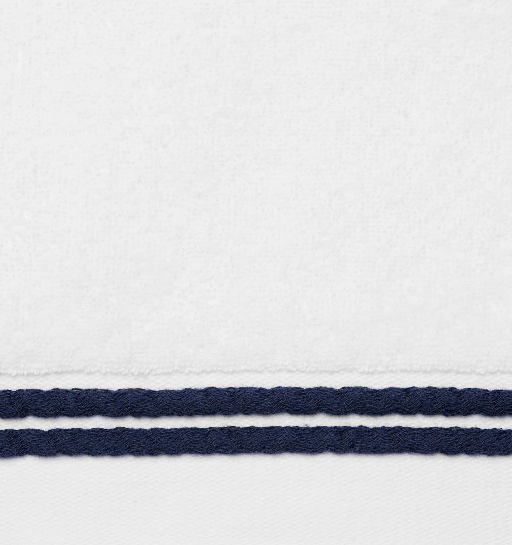 Aura Nuova Towels
